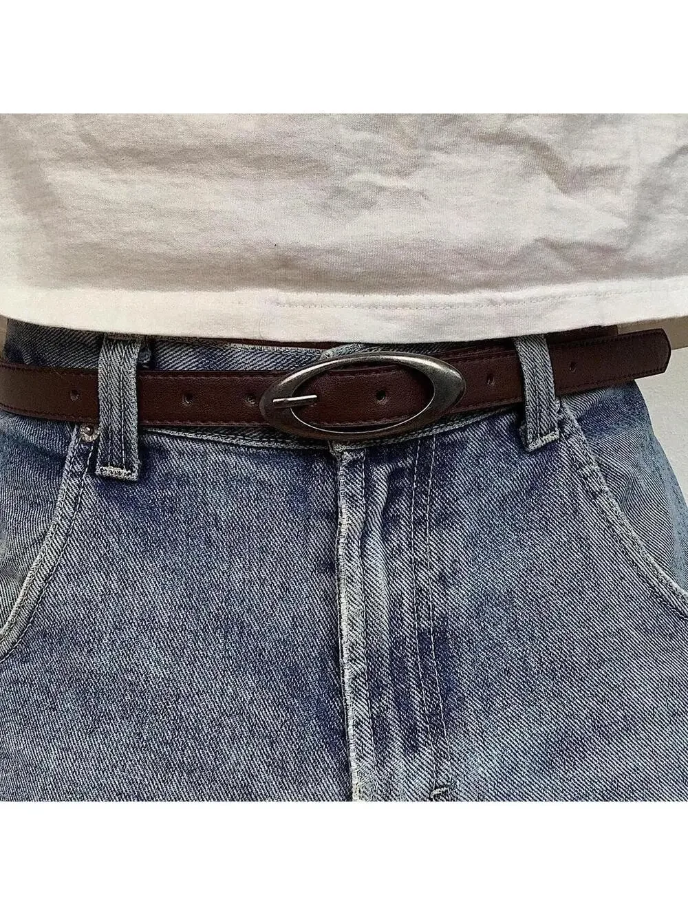 Y2k 2000s Cyber Oval simplistic belt buckle slim brown belt. 40 inches length